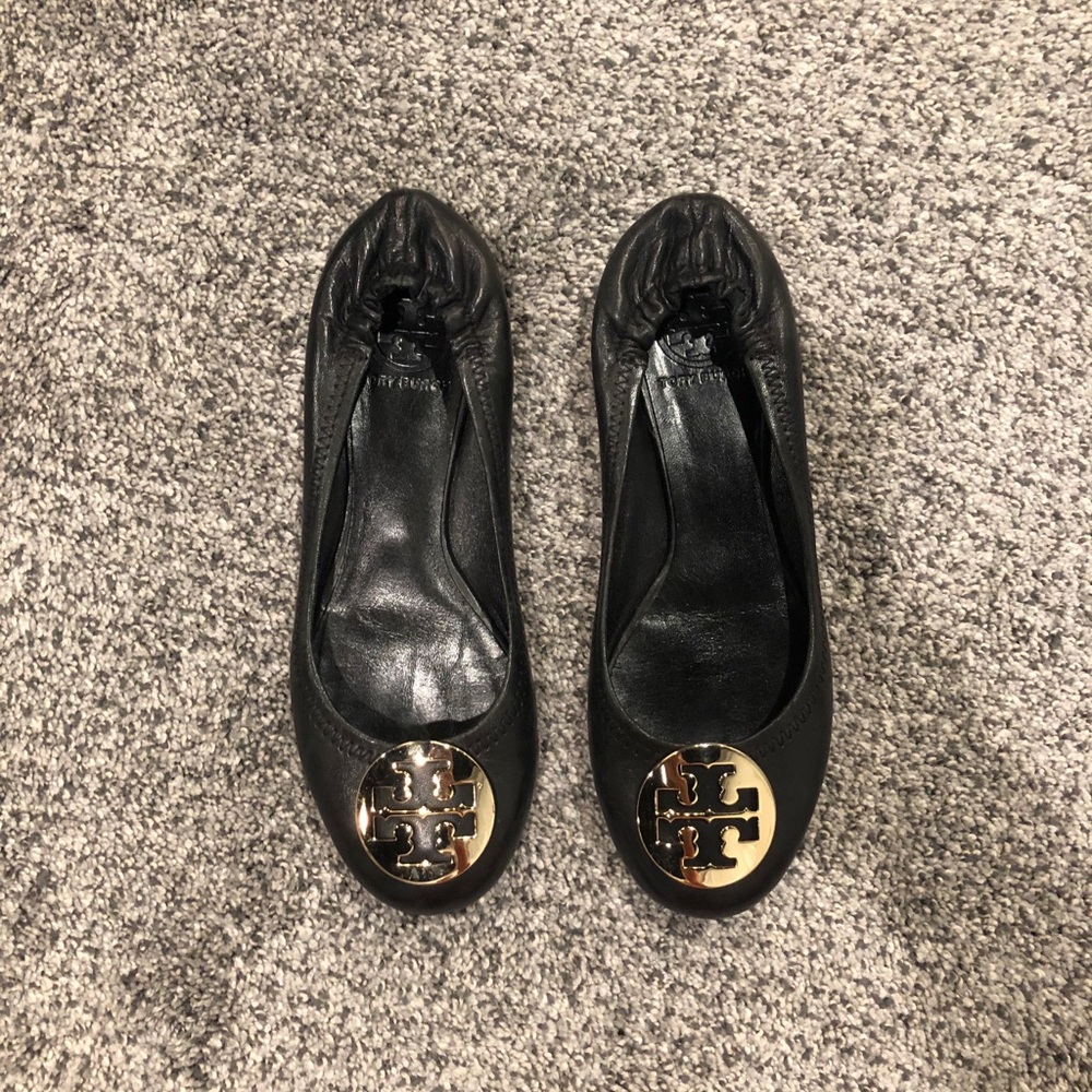 Tory Burch Flats - black with gold hardware